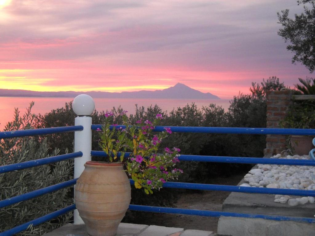 Assa Inn Pyrgadikia Exterior foto